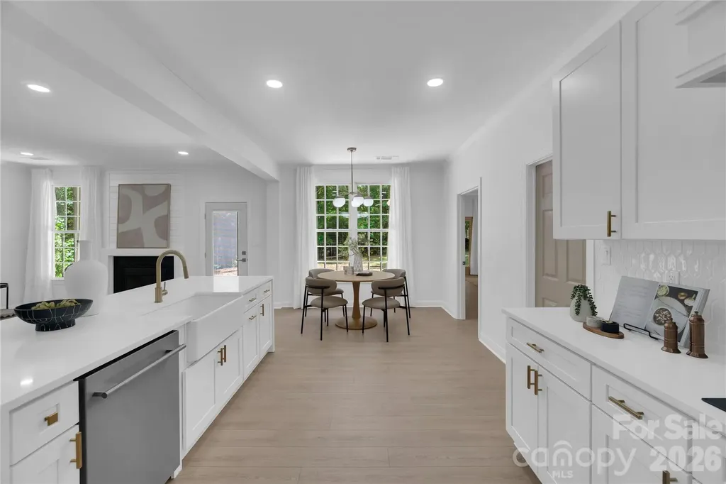 9438 Valley Road Charlotte NC 28270