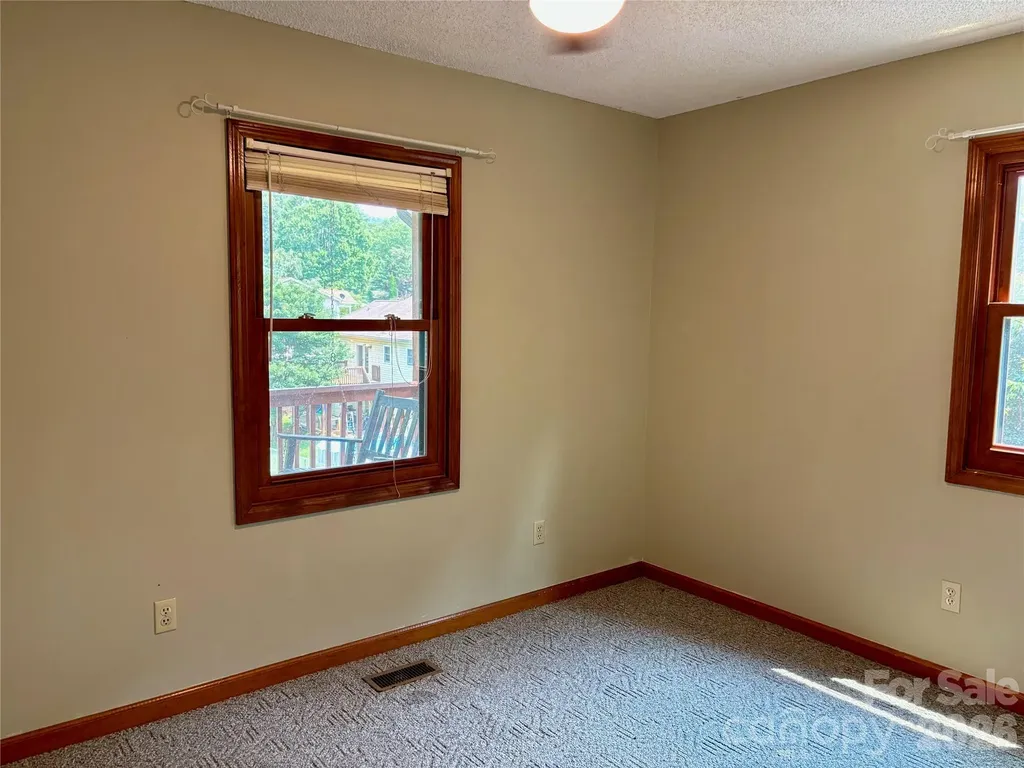 21 Ashwood Drive Asheville NC 28803