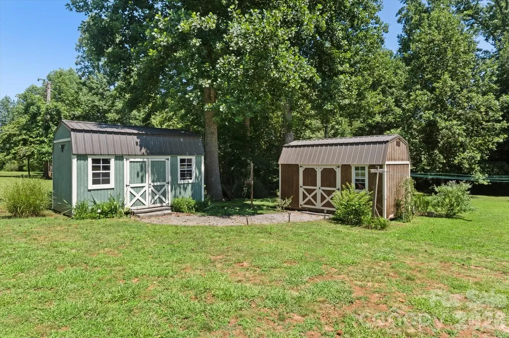 135 Basswood Drive Nebo NC 28761
