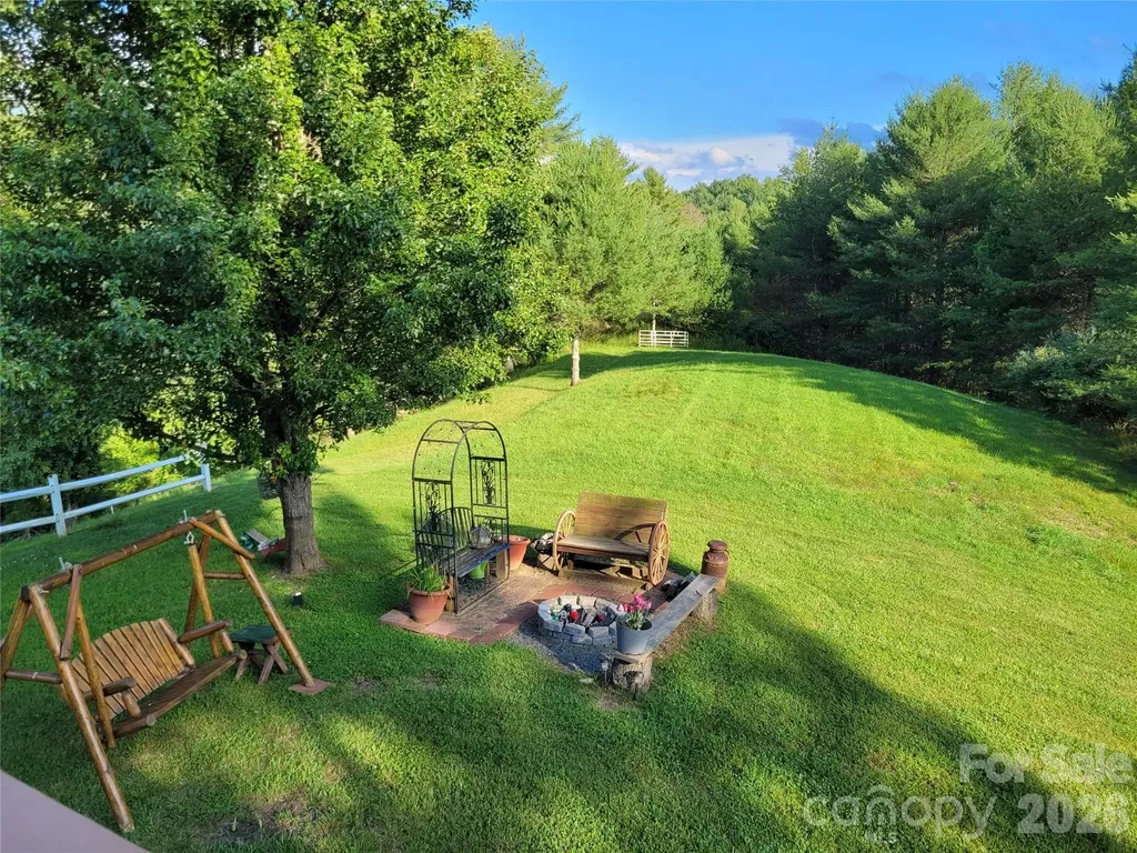 14 Zonia Lane Piney Creek NC 28663