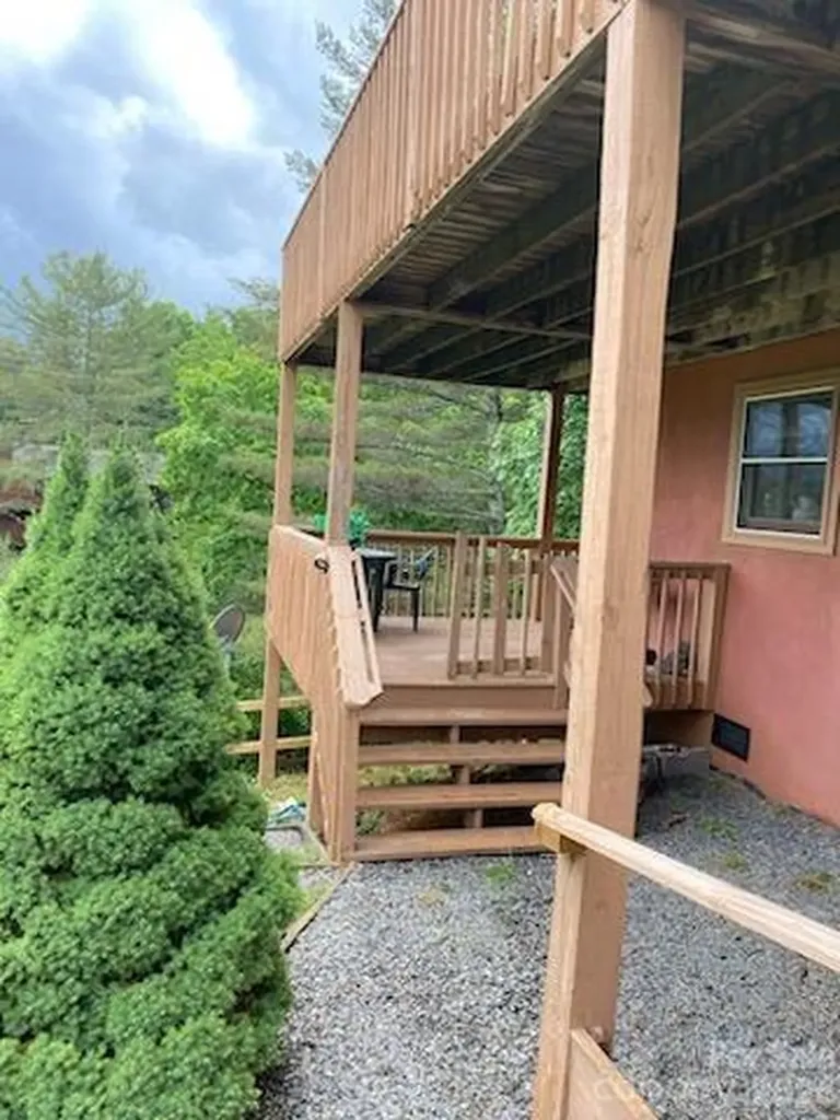 14 Zonia Lane Piney Creek NC 28663