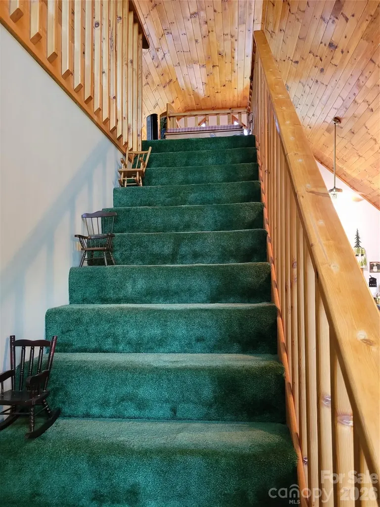 14 Zonia Lane Piney Creek NC 28663
