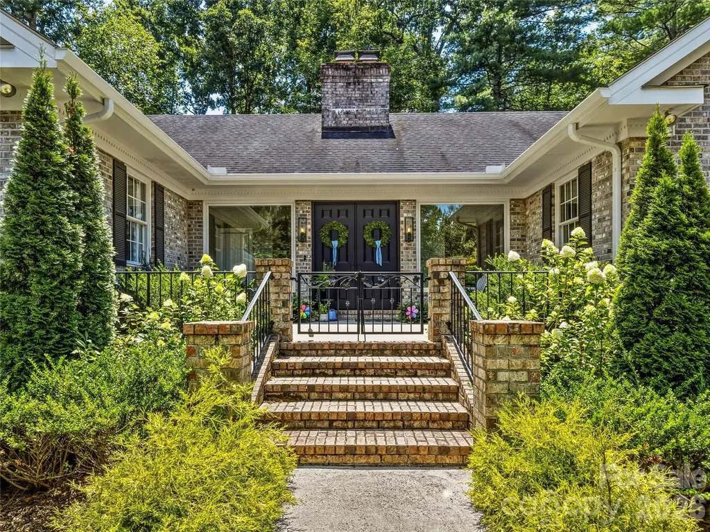4 Hemlock Road Asheville NC 28803