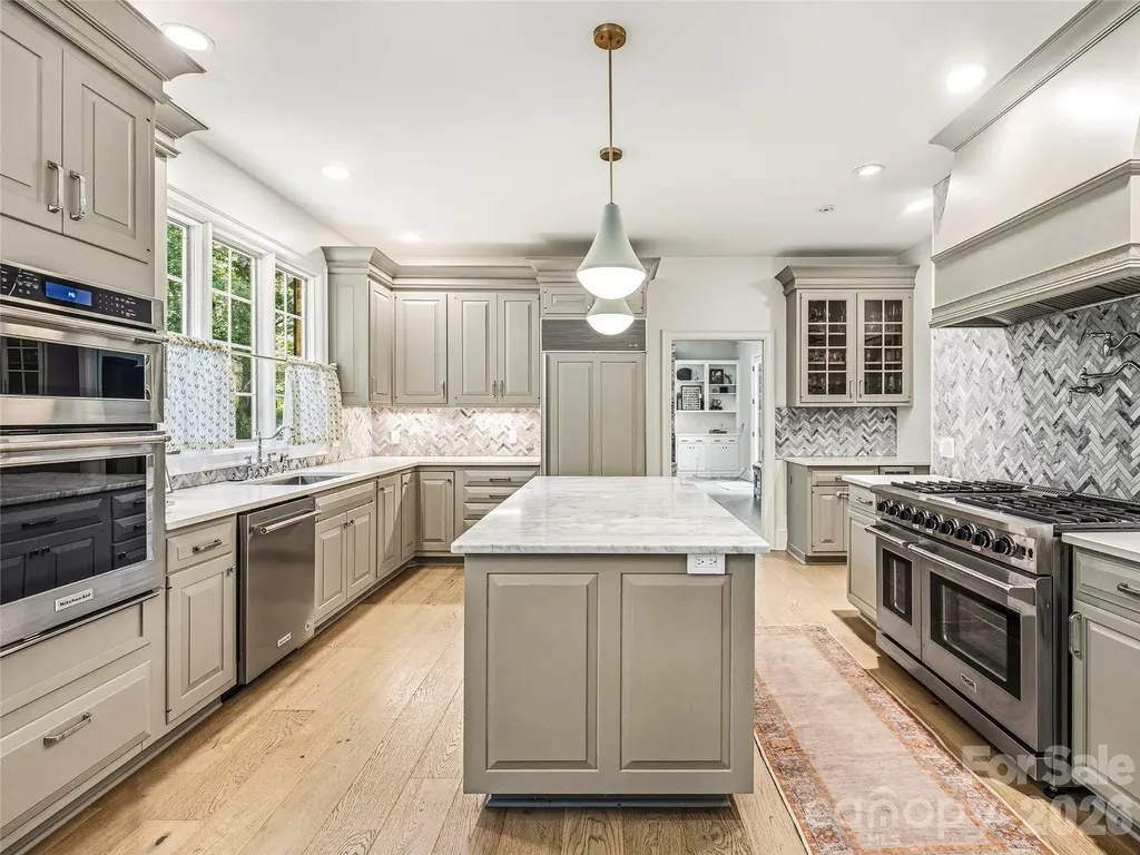 4 Hemlock Road Asheville NC 28803