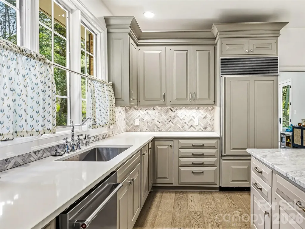 4 Hemlock Road Asheville NC 28803