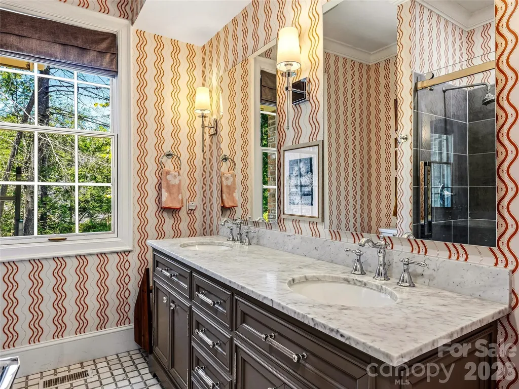 4 Hemlock Road Asheville NC 28803