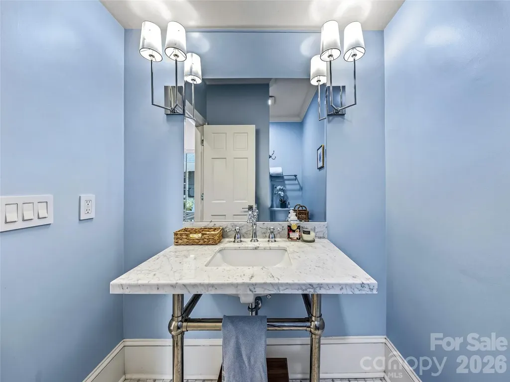 4 Hemlock Road Asheville NC 28803