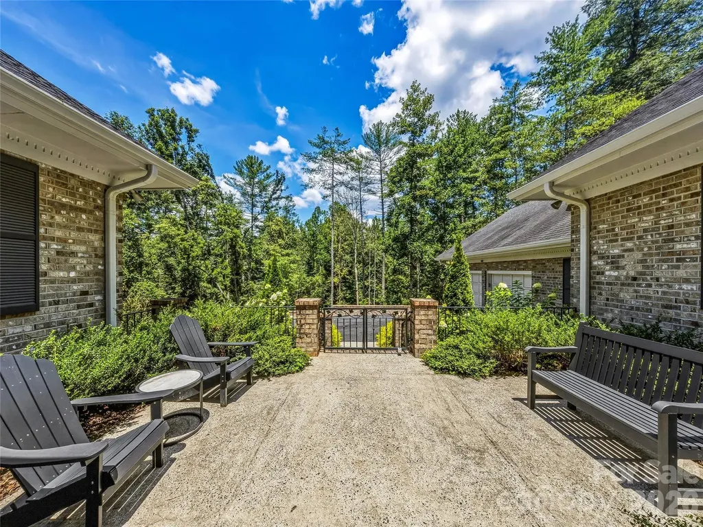 4 Hemlock Road Asheville NC 28803