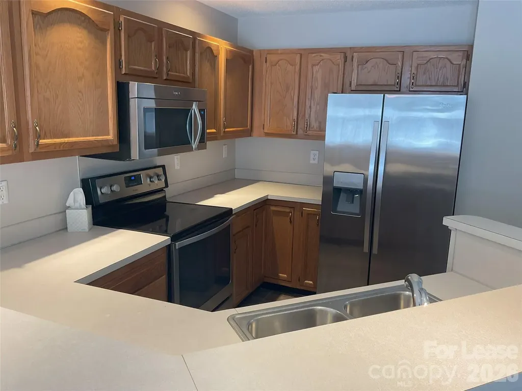 9112 Four Mile Creek Road Charlotte NC 28277