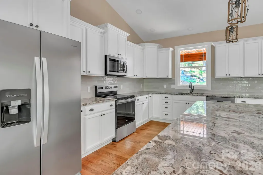 63 Abbey Lane Hendersonville NC 28739
