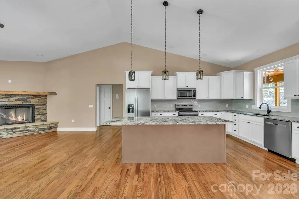63 Abbey Lane Hendersonville NC 28739