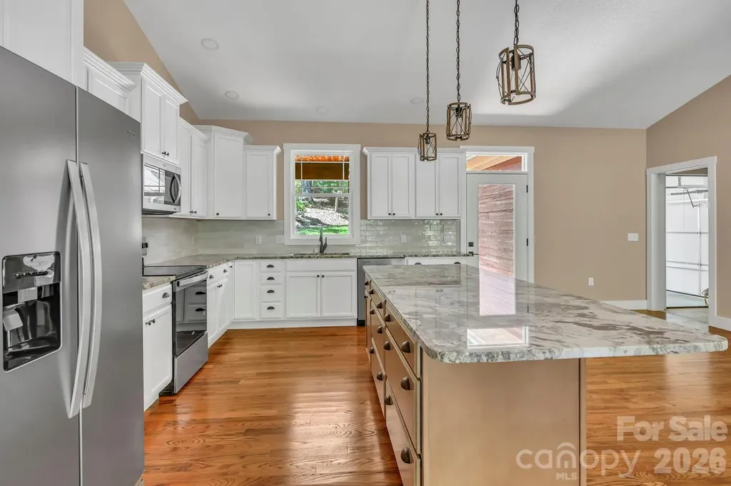 63 Abbey Lane Hendersonville NC 28739