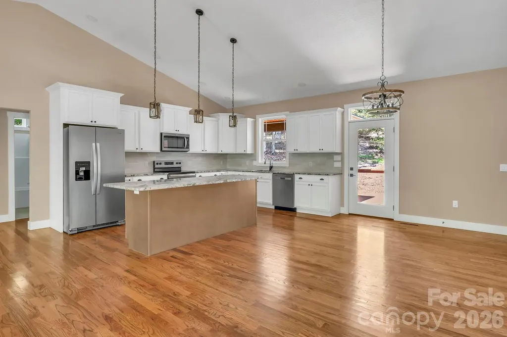 63 Abbey Lane Hendersonville NC 28739