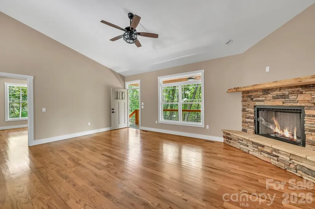 63 Abbey Lane Hendersonville NC 28739