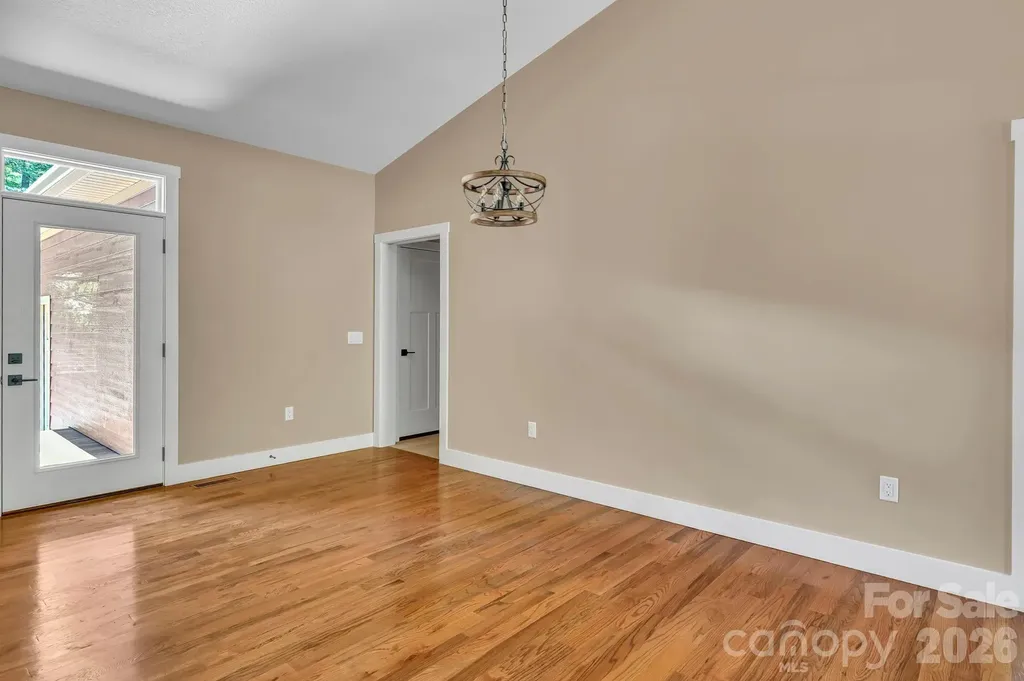 63 Abbey Lane Hendersonville NC 28739