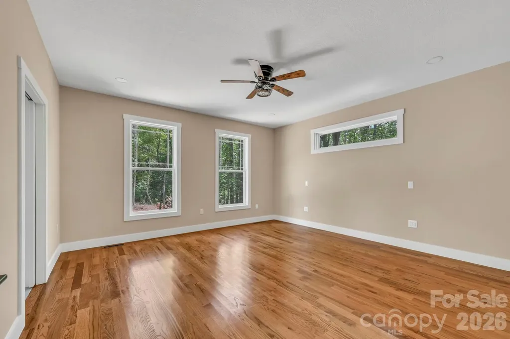 63 Abbey Lane Hendersonville NC 28739