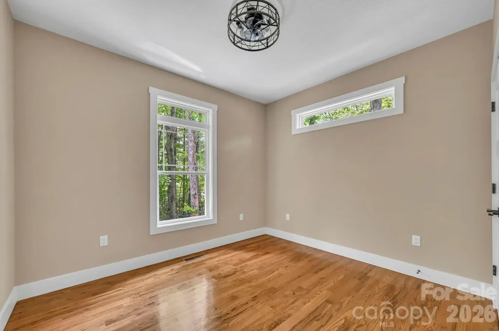 63 Abbey Lane Hendersonville NC 28739