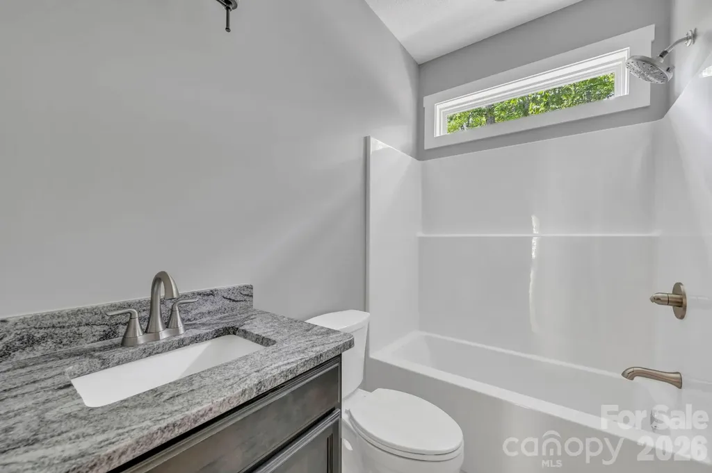 63 Abbey Lane Hendersonville NC 28739