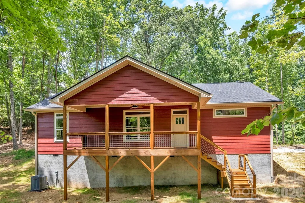 63 Abbey Lane Hendersonville NC 28739
