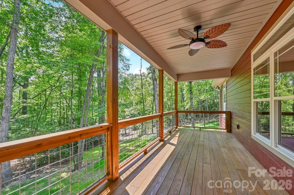 63 Abbey Lane Hendersonville NC 28739