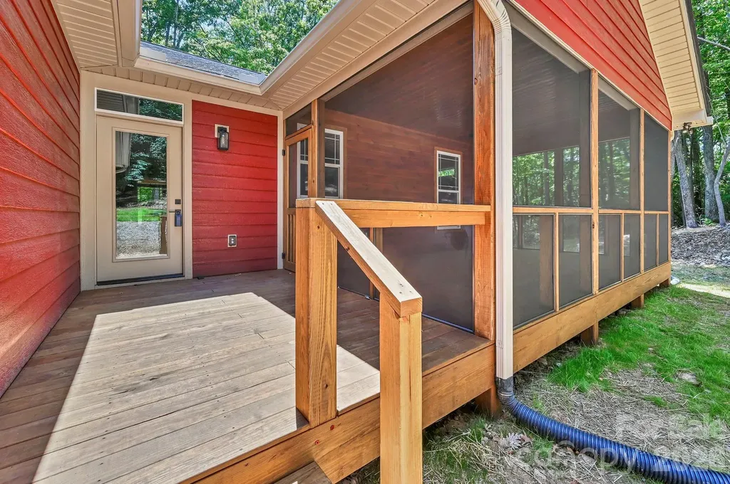 63 Abbey Lane Hendersonville NC 28739