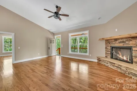 63 Abbey Lane Hendersonville NC 28739
