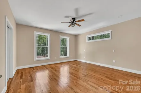 63 Abbey Lane Hendersonville NC 28739