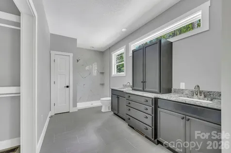 63 Abbey Lane Hendersonville NC 28739