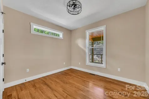 63 Abbey Lane Hendersonville NC 28739