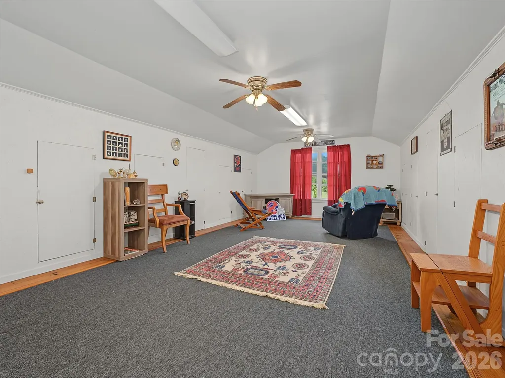 176 Chelsea Nix Lane Hendersonville NC 28792