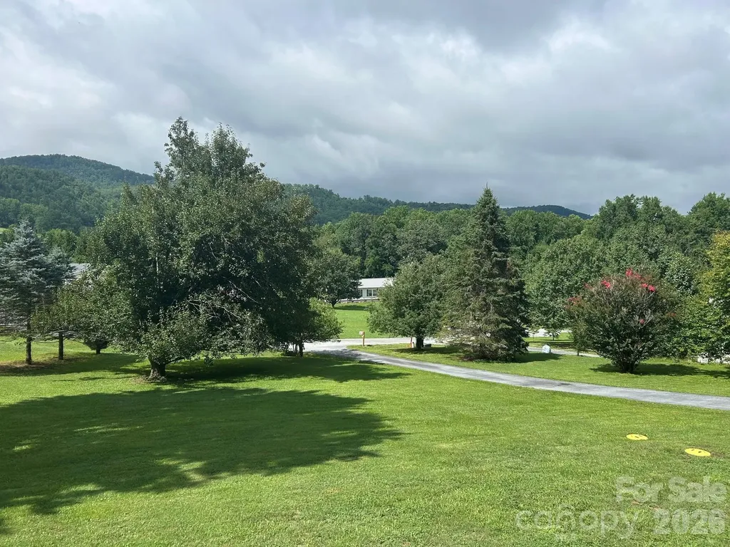 176 Chelsea Nix Lane Hendersonville NC 28792