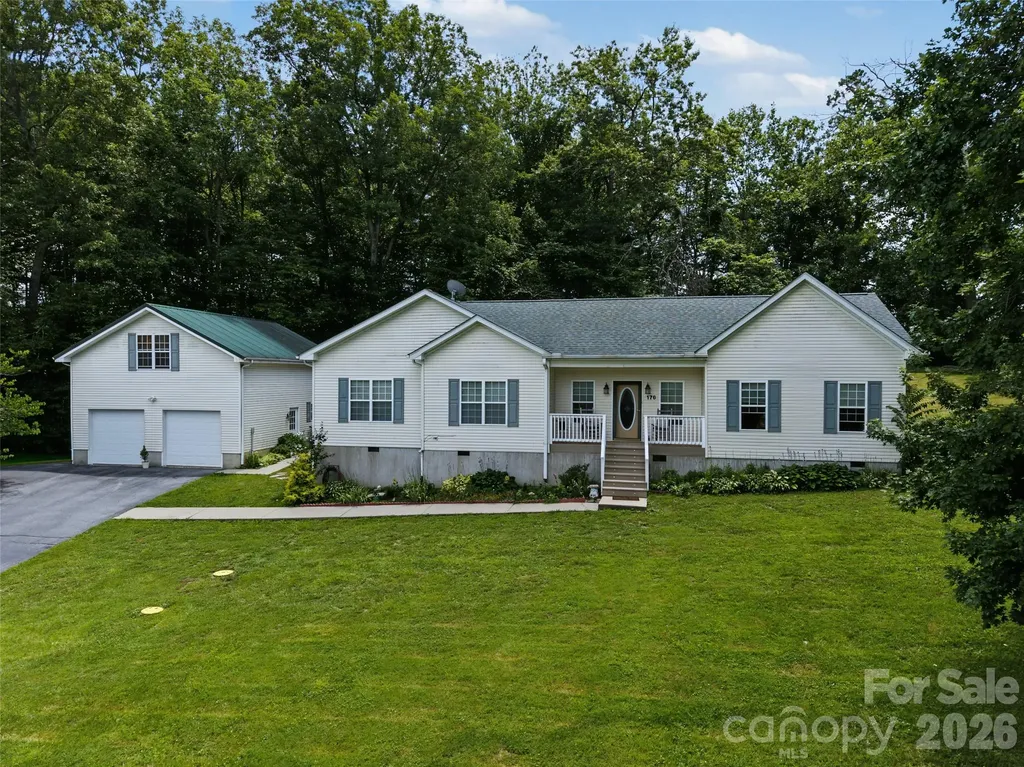 176 Chelsea Nix Lane Hendersonville NC 28792