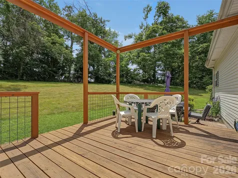 176 Chelsea Nix Lane Hendersonville NC 28792