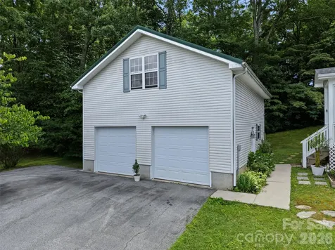 176 Chelsea Nix Lane Hendersonville NC 28792