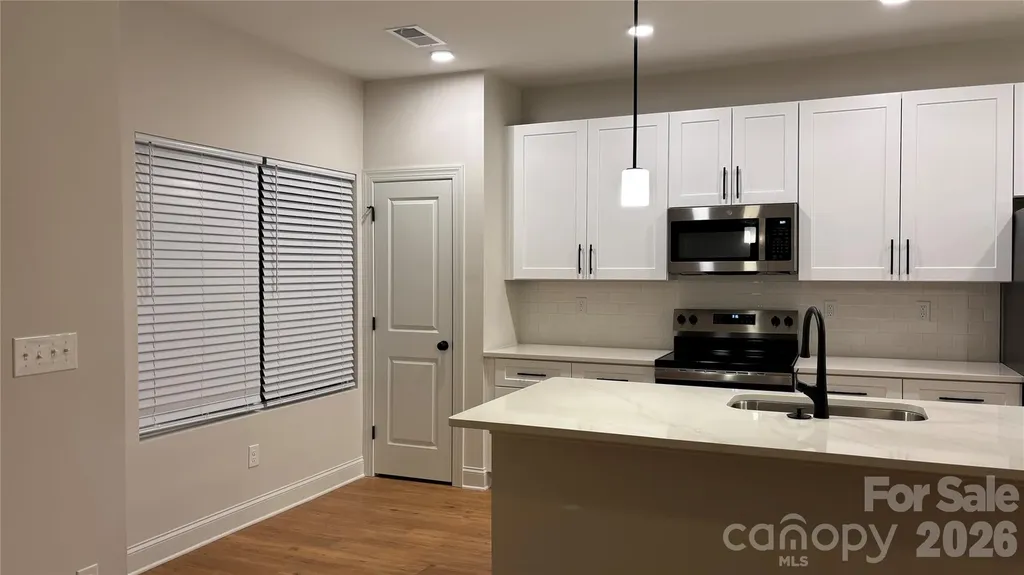4817 Victoria Avenue Charlotte NC 28269