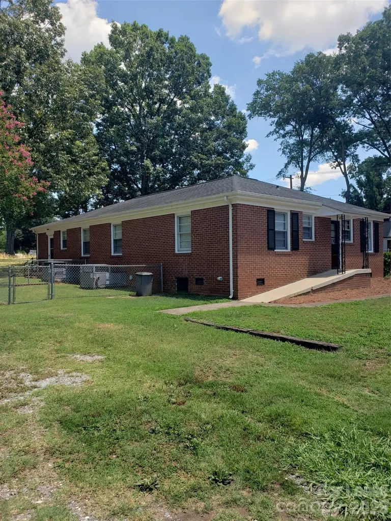 938 W Warren Street Shelby NC 28150