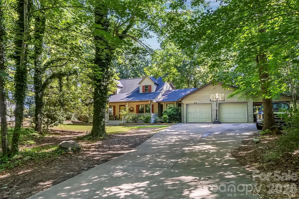 34 Lakeside Drive Marion NC 28752