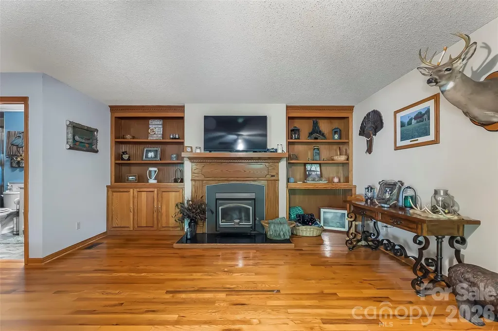 34 Lakeside Drive Marion NC 28752