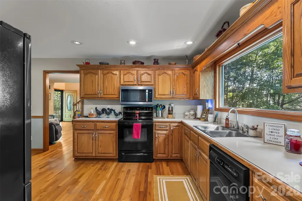 34 Lakeside Drive Marion NC 28752