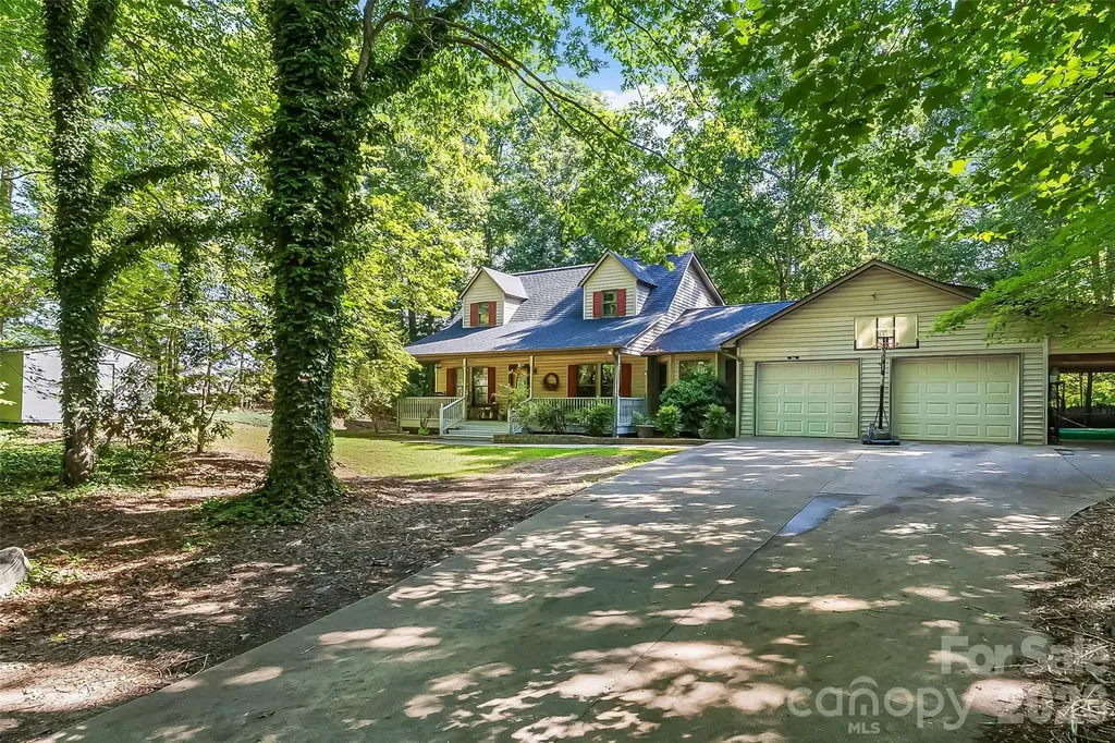 34 Lakeside Drive Marion NC 28752