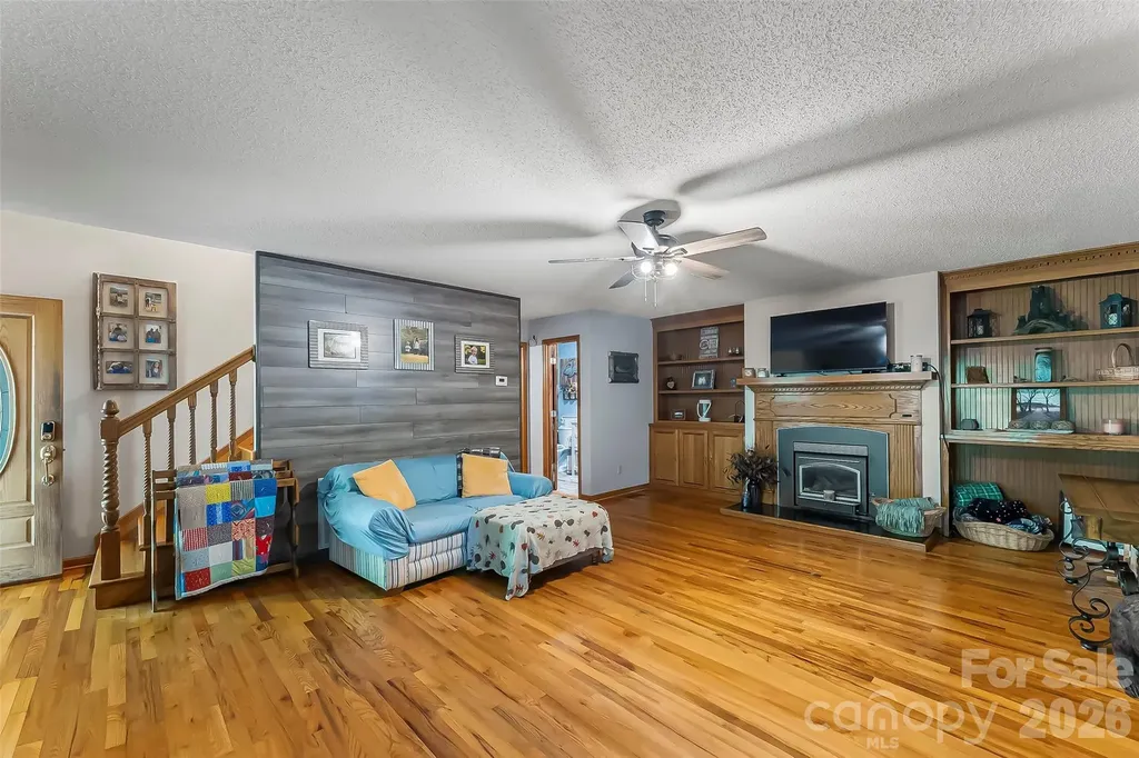 34 Lakeside Drive Marion NC 28752