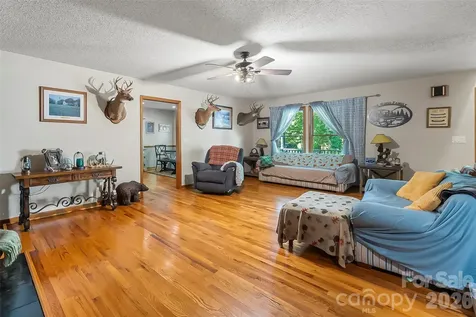 34 Lakeside Drive Marion NC 28752