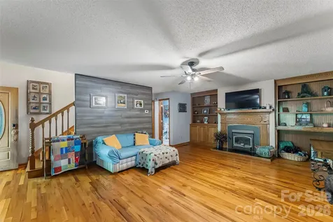 34 Lakeside Drive Marion NC 28752