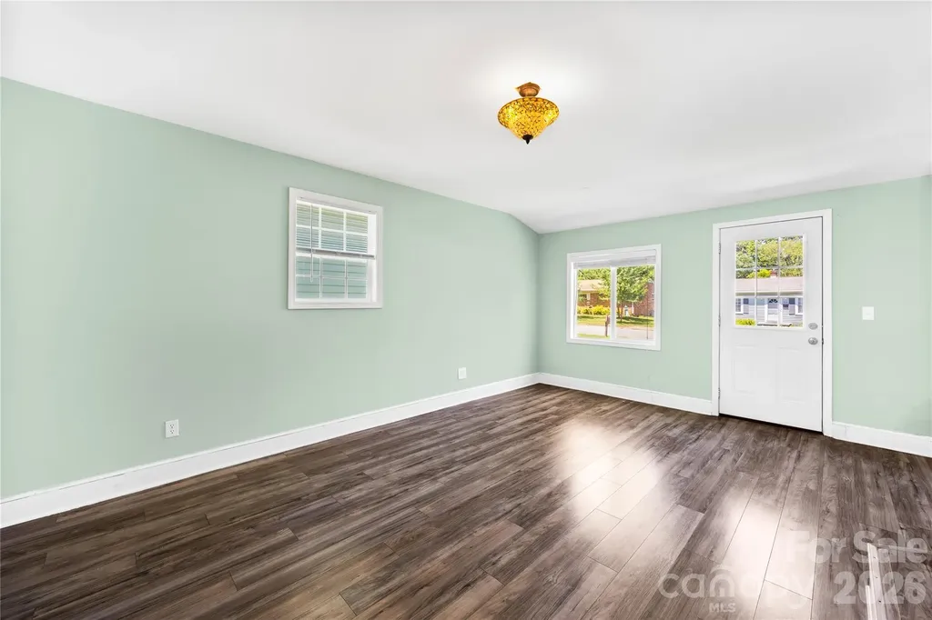 316 20th Avenue NE Hickory NC 28601