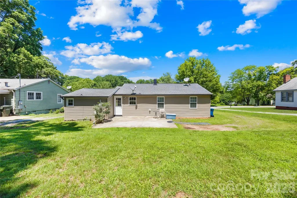 316 20th Avenue NE Hickory NC 28601