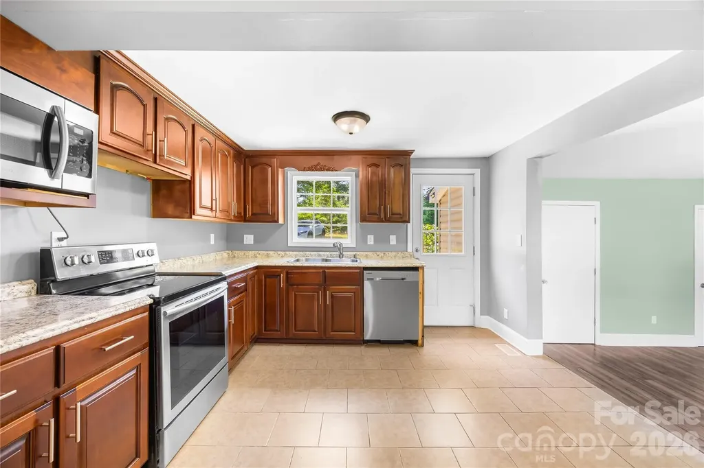 316 20th Avenue NE Hickory NC 28601