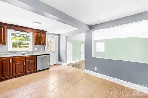 316 20th Avenue NE Hickory NC 28601