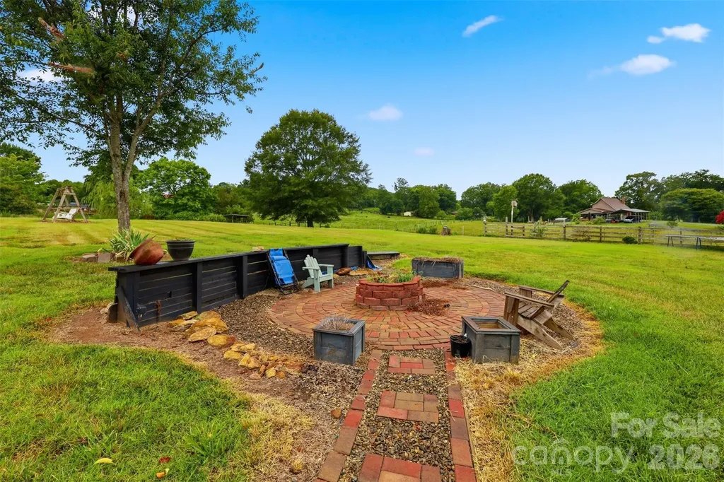 1127 Black Oak Ridge Road Taylorsville NC 28681