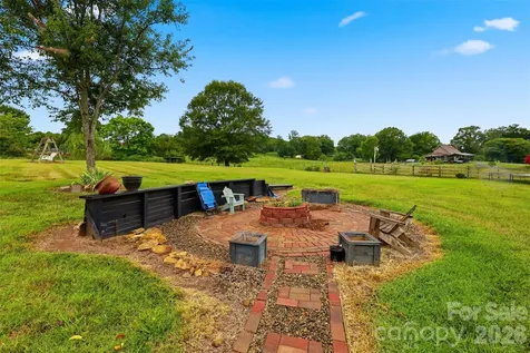 1127 Black Oak Ridge Road Taylorsville NC 28681
