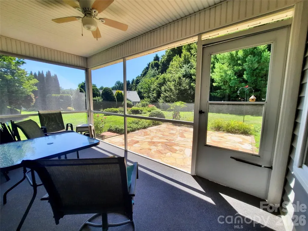 208 Snowy Egret Way Hendersonville NC 28792
